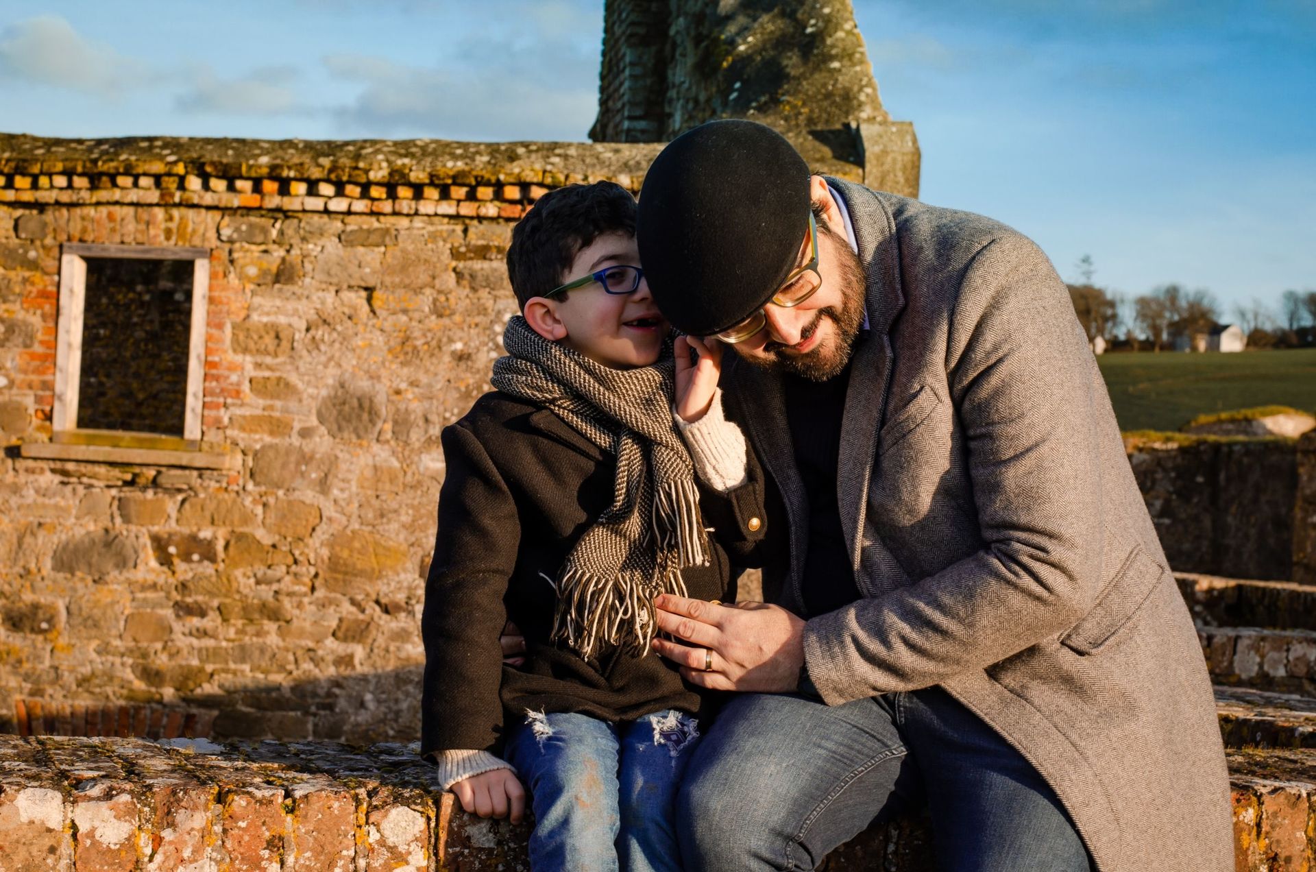 Foto A family walk in Charles Fort in Kinsale. Foto A family walk in Charles Fort in Kinsale. - Imagem 13