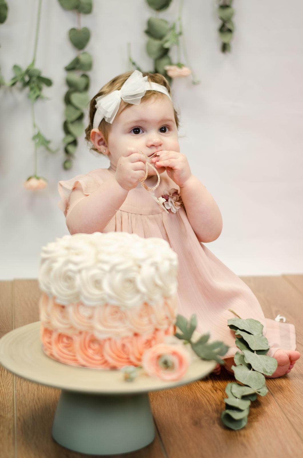 Foto Cake Smash! Alice's first birthday! Foto Cake Smash! Alice's first birthday! - Imagem 26