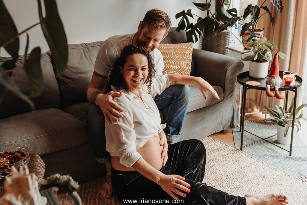 Foto Lifestyle Maternity photoshoot in Cork - at home session. Foto Lifestyle Maternity photoshoot in Cork - at home session. - Imagem 6