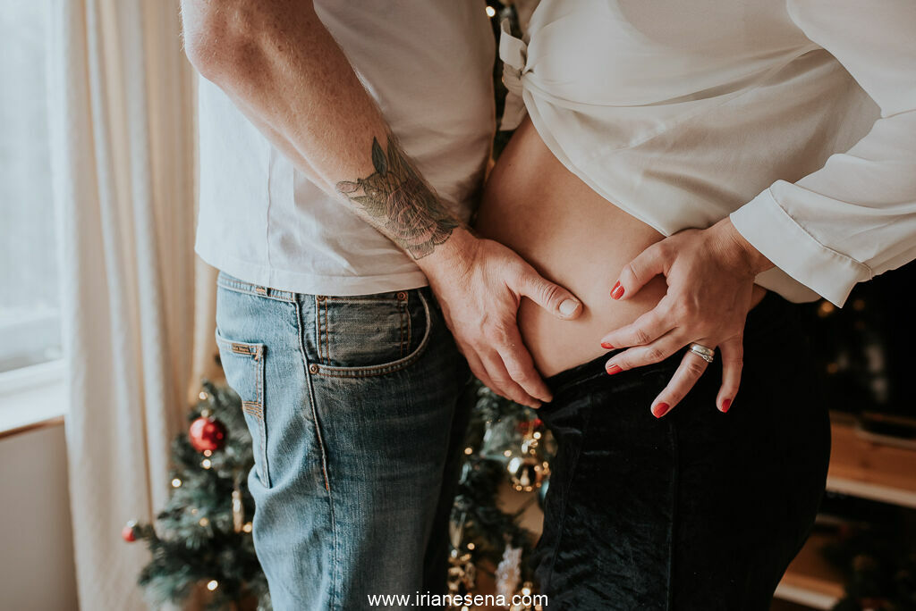 Foto Lifestyle Maternity photoshoot in Cork - at home session. Foto Lifestyle Maternity photoshoot in Cork - at home session. - Imagem 12