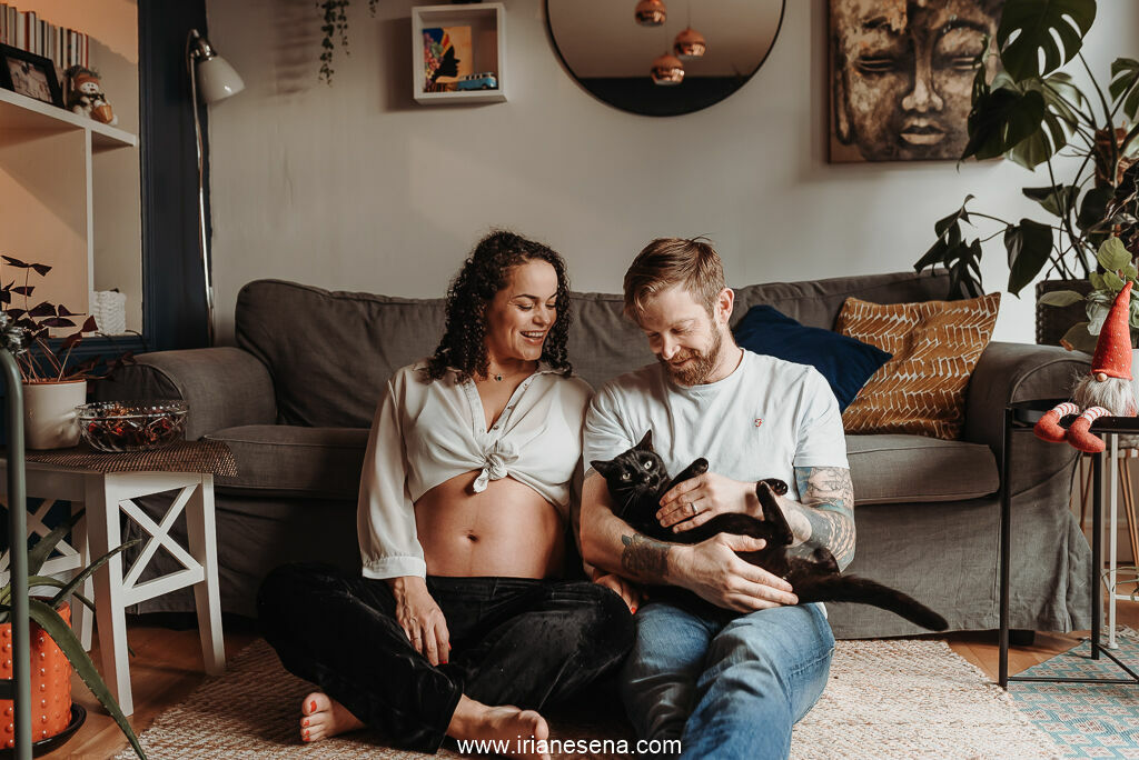 Foto Lifestyle Maternity photoshoot in Cork - at home session. Foto Lifestyle Maternity photoshoot in Cork - at home session. - Imagem 16