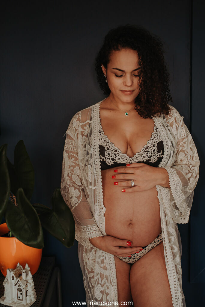 Foto Lifestyle Maternity photoshoot in Cork - at home session. Foto Lifestyle Maternity photoshoot in Cork - at home session. - Imagem 21