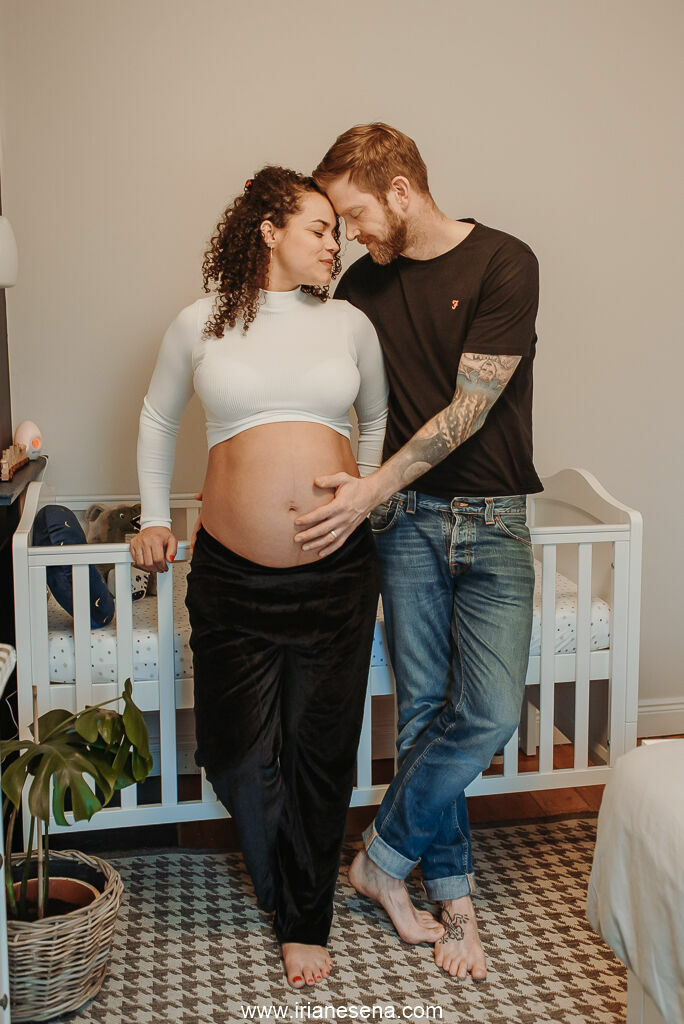 Foto Lifestyle Maternity photoshoot in Cork - at home session. Foto Lifestyle Maternity photoshoot in Cork - at home session. - Imagem 32