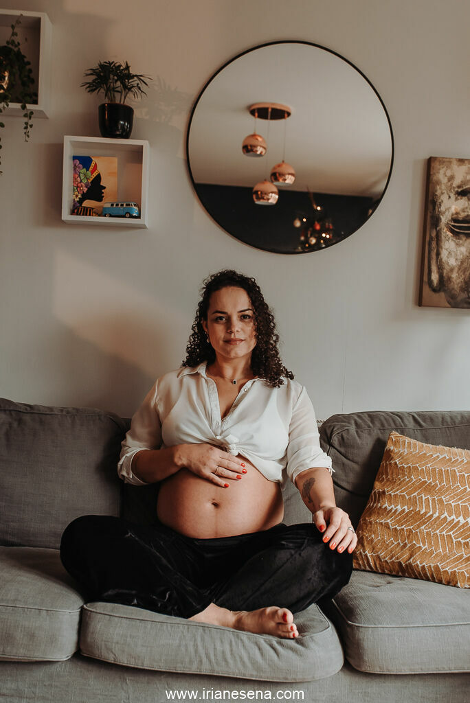 Foto Lifestyle Maternity photoshoot in Cork - at home session. Foto Lifestyle Maternity photoshoot in Cork - at home session. - Imagem 1